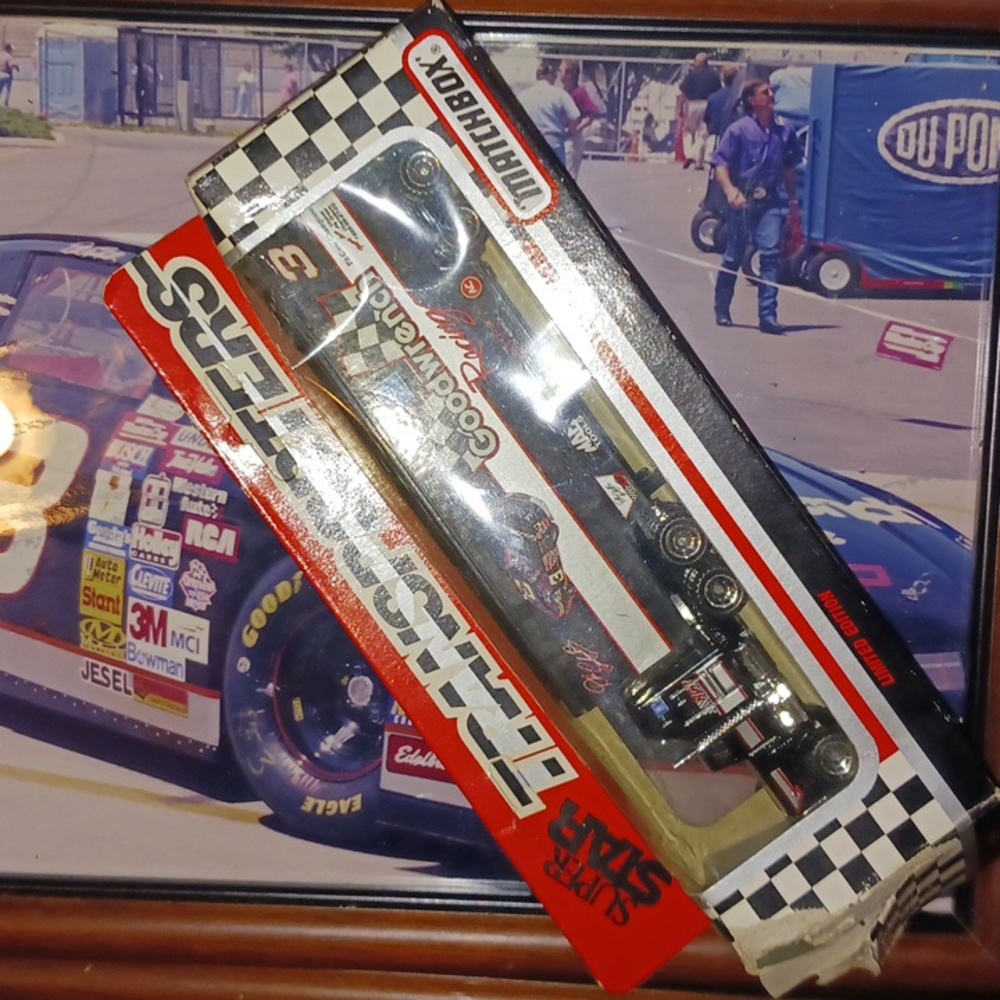 Dale Earnhardt #3 GM Goodwrench 1992 Matchbox Hauler 1/87 Transporter